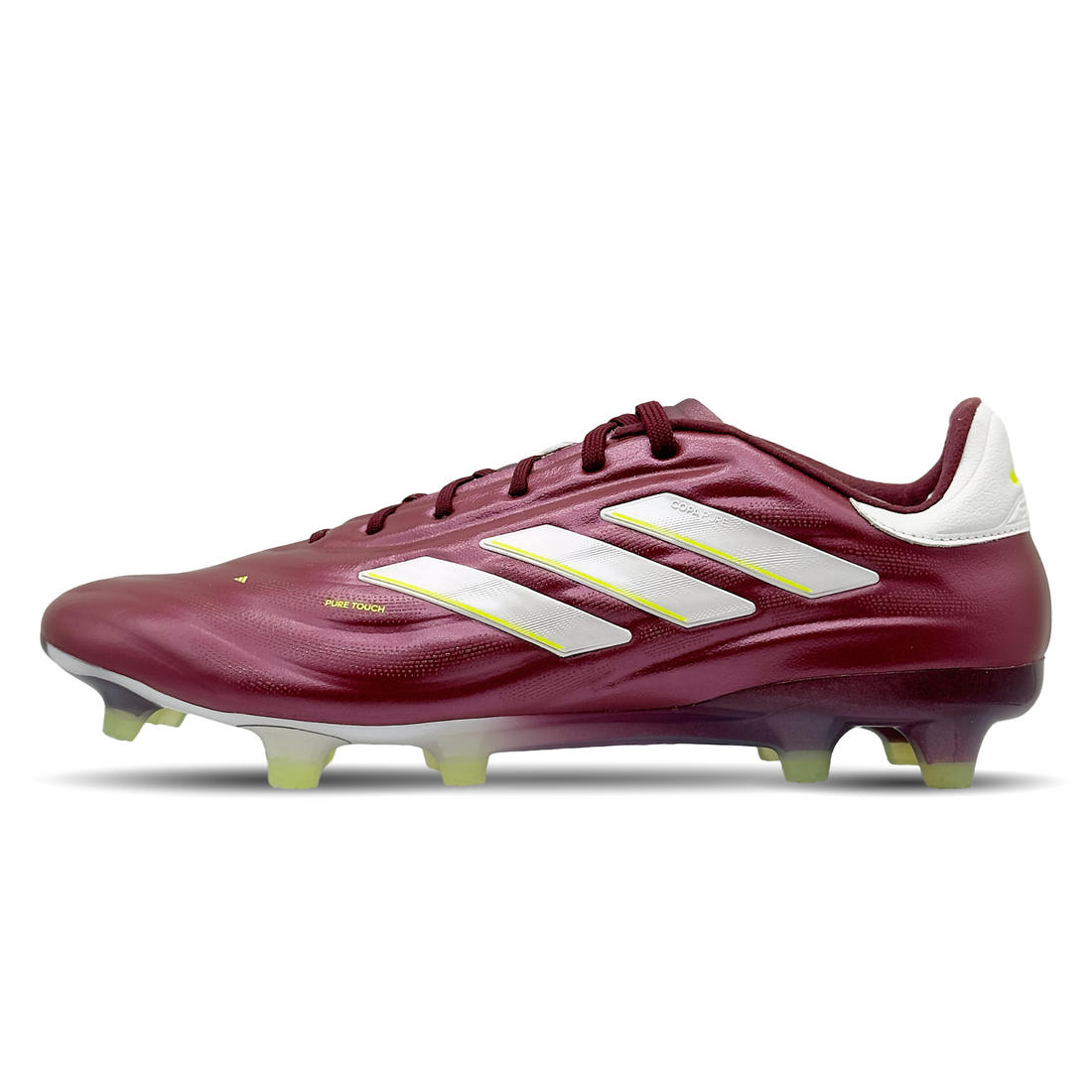 Entdecke die Adidas Copa Pure.2 Elite FG Fußballschuhe (IE7486) auf STUNNINGBOOTS.com. Diese Fußballschuhe sind speziell für festen Rasen konzipiert und bieten dir hervorragenden Komfort und Ballgefühl dank des hochwertigen Leders. Die innovative Sohle sorgt für optimale Traktion und Stabilität, sodass du bei jedem Spielzug sicher auftreten kannst. Perfekt für ambitionierte Spieler, die Wert auf Qualität und Performance legen. Verfügbar in verschiedenen Größen.