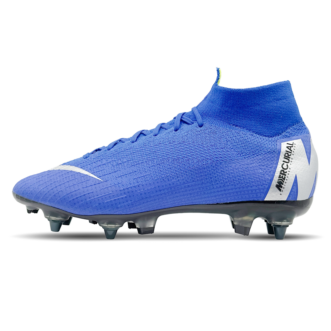 Entdecke die Nike Mercurial Superfly 6 Elite SG-Pro AC (AH7366-400) für Naturrasenplätze, erhältlich auf STUNNINGBOOTS.com. Diese Fußballschuhe bieten erstklassige Traktion und Kontrolle bei nassen Bedingungen dank Anti-Clog-Traktion und Flyknit-Obermaterial. Dynamic Fit-Socke und All Conditions Control (ACC) sorgen für eine perfekte Passform und optimale Ballkontrolle.