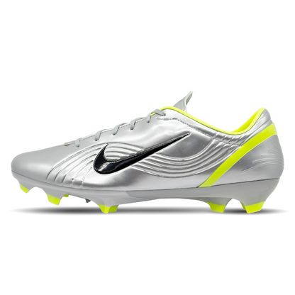 Der Nike Mercurial Vapor 1 RGN SE FG (HV0888-001), erhältlich auf stunningboots.com, ist auf nur 4500 Stück weltweit limitiert und erweckt die Ikone R9 zu neuem Leben. Dieser exklusive Fußballschuh vereint legendäres Design mit moderner Technologie für explosive Geschwindigkeit und maximale Kontrolle. Sein leichtes, passgenaues Obermaterial und die FG-Sohle bieten Stabilität, Komfort und exzellenten Grip auf festem Boden. Perfekt für Spieler, die Geschichte schreiben und dabei mit Stil und Präzision überzeu