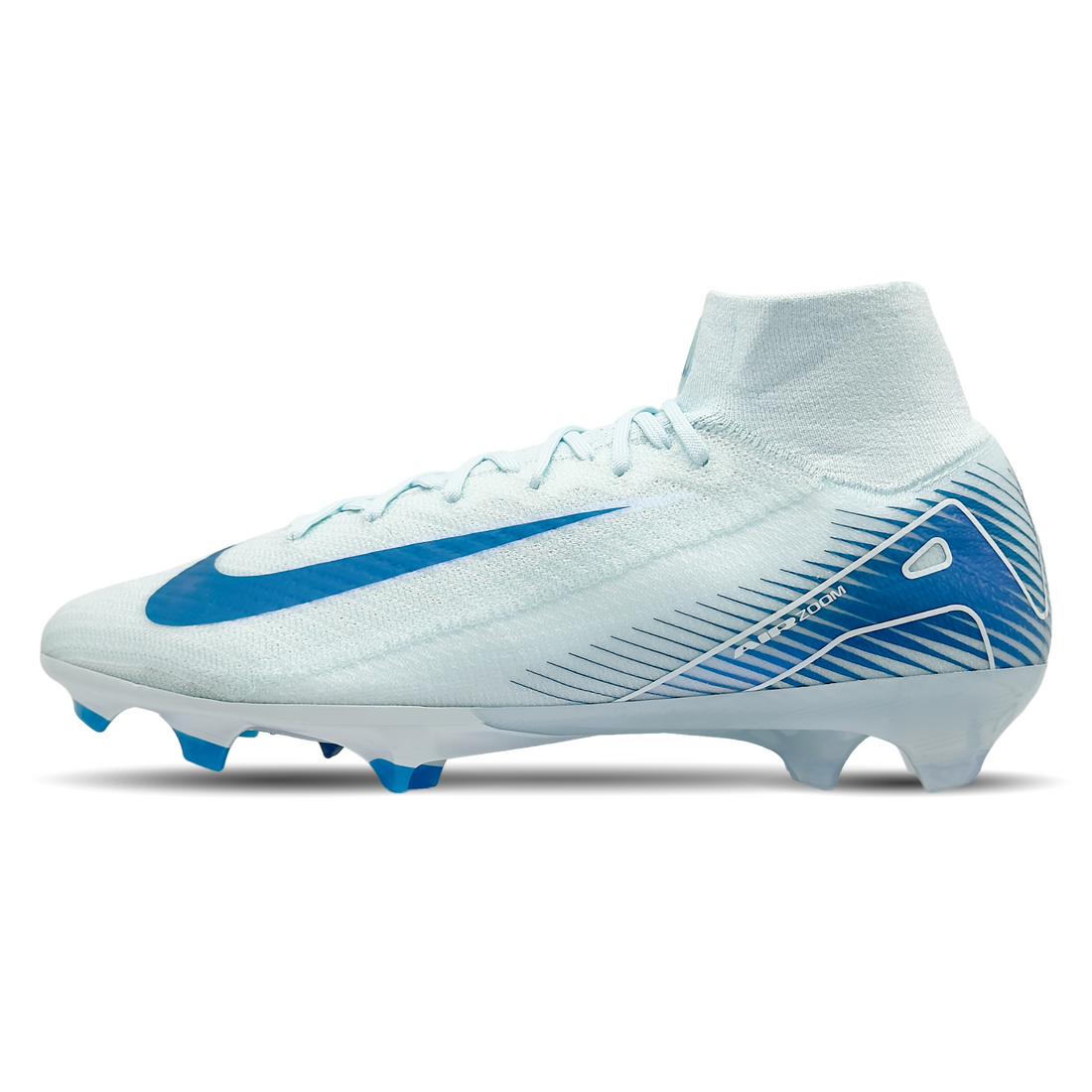 Erlebe Höchstgeschwindigkeit und Präzision mit den Nike Mercurial Zoom Superfly 10 Elite FG Fußballschuhen (FQ1454-400). Diese innovativen Schuhe bieten dir einen explosiven Antritt und perfekte Kontrolle auf festem Rasen. Das leichte Design, kombiniert mit einem atmungsaktiven Obermaterial und dem Dynamic Fit-Kragen, sorgt für optimalen Komfort und Stabilität. Dank der Zoom Air-Einheit erhältst du zusätzlichen Antrieb bei jedem Schritt. Perfekt für Spieler, die das Spiel dominieren wollen. Erhältlich auf S