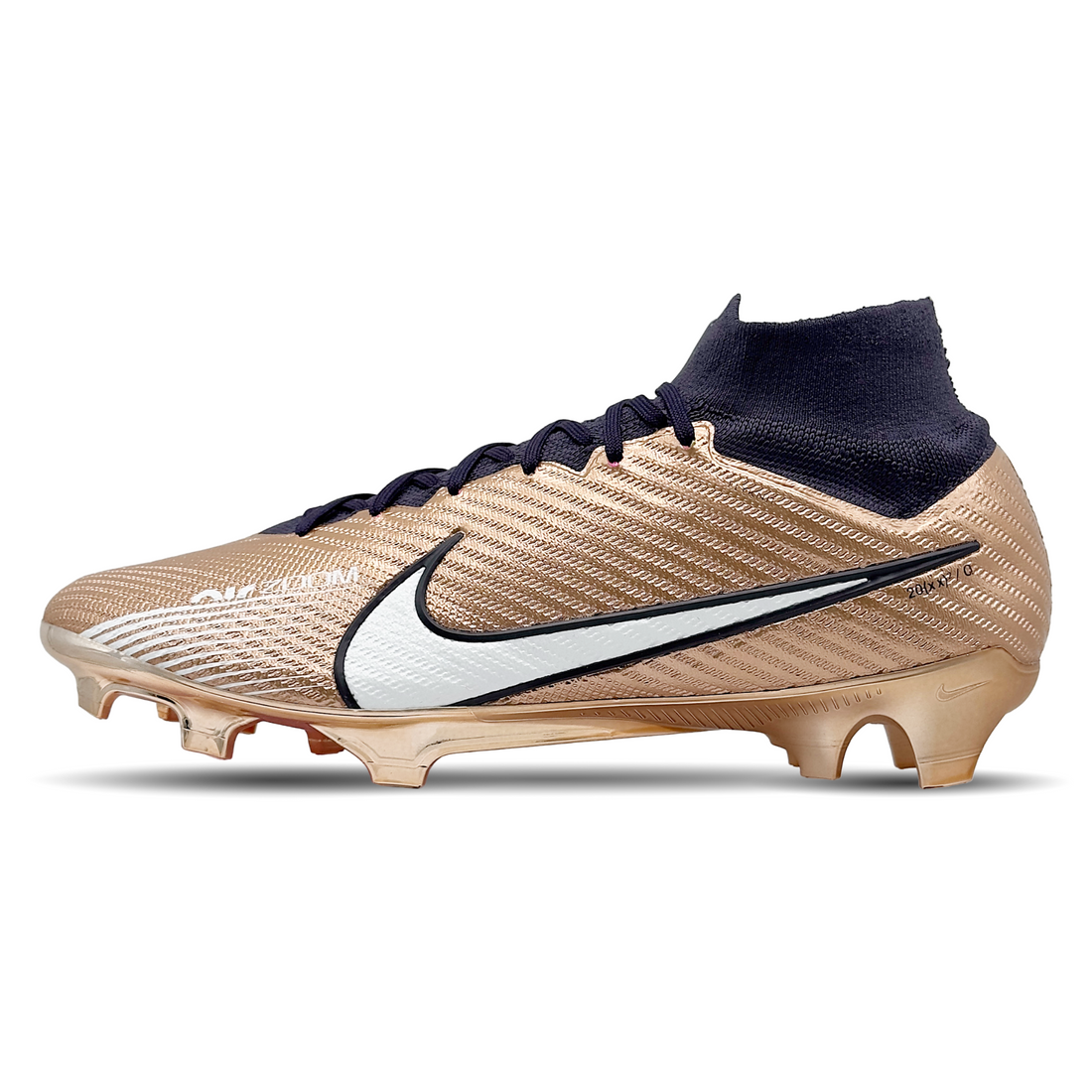 Mit den Nike Mercurial Zoom Superfly 9 Elite FG Fußballschuhen (DR5932-810) erlebst du ultimative Performance auf dem Platz. Diese Schuhe bieten nicht nur unübertroffene Traktion und Stabilität, sondern auch ein stylishes Design. Hol dir deine auf STUNNINGBOOTS.com und zeige deine Klasse auf dem Feld!