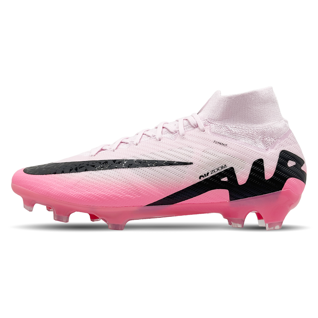 Erlebe Höchstgeschwindigkeit mit den Nike Mercurial Zoom Superfly 9 Elite FG (DJ4977-601). Diese Fußballschuhe bieten dir explosiven Antritt und perfekte Kontrolle auf festem Rasen. Das leichte Design und der Dynamic Fit-Kragen sorgen für Komfort und Unterstützung. Erhältlich auf STUNNINGBOOTS.com!