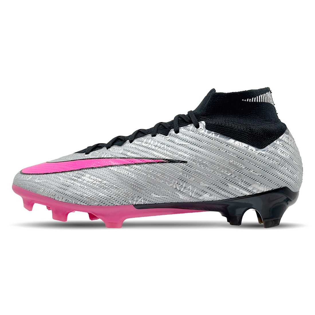 Entdecke den Nike Mercurial Zoom Superfly 9 Elite XXV FG (FB8397-060) auf STUNNINGBOOTS.com. Dieser Fußballschuh ist speziell für Naturrasen konzipiert und bietet dir außergewöhnliche Geschwindigkeit und Präzision. Dank der innovativen Zoom Air-Technologie und dem passgenauen Design erlebst du optimale Unterstützung und Komfort. Perfekt für schnelle Bewegungen und explosive Sprints, damit du auf dem Spielfeld immer einen Schritt voraus bist.