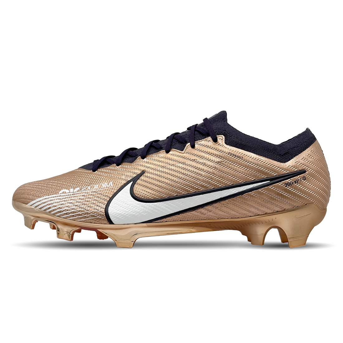 Die Nike Mercurial Zoom Vapor 15 Elite FG (DR5934-810) bieten schnellen Spielern leichte, präzise Kontrolle und explosive Geschwindigkeit auf festem Boden. Die optimierte Passform und die Zoom Air-Technologie sorgen für maximale Performance und Komfort. Perfekt für ambitionierte Fußballer, die Geschwindigkeit und Agilität schätzen. Jetzt erhältlich auf STUNNINGBOOTS.com!