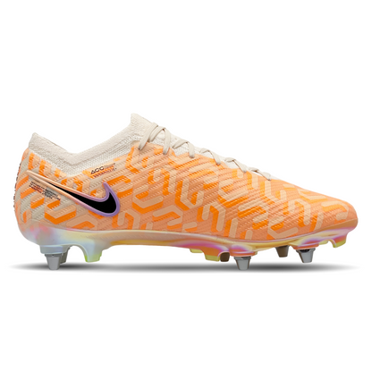 Erlebe Spitzenleistung mit dem Nike Mercurial Zoom Vapor 15 Elite NU SG-Pro (FQ4776-800) erhältlich auf STUNNINGBOOTS.com. Dieser Schuh bietet ultimative Geschwindigkeit und Präzision für anspruchsvolle Spieler auf nassem Boden. Mit innovativer Technologie und hervorragendem Tragekomfort ausgestattet, ist er die ideale Wahl für jeden, der das Spiel dominieren möchte. Bestelle jetzt und hebe dein Spiel auf das nächste Level!