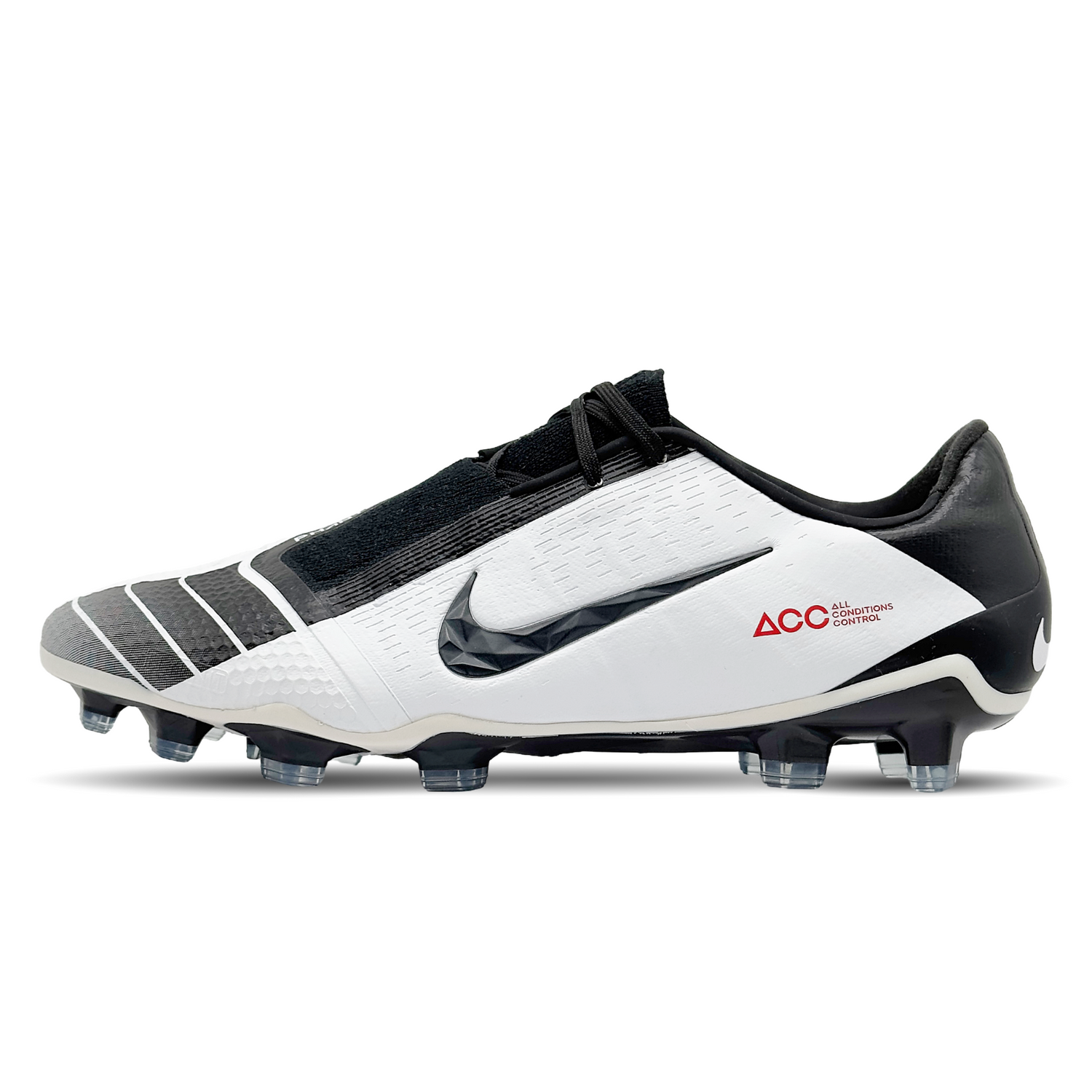 Die Nike Phantom Venom Elite FG Fußballschuhe (AO7540-106) bieten dir maximale Präzision und Power auf festem Boden. Das Flyknit-Obermaterial und der Adaptive Fit sorgen für optimalen Halt und Komfort. Eine texturierte Oberfläche verbessert die Ballkontrolle, während eine flexible Sohle für optimale Beweglichkeit sorgt. Ideal für Spieler, die ihre Schüsse perfektionieren wollen. Erhältlich auf STUNNINGBOOTS.com.