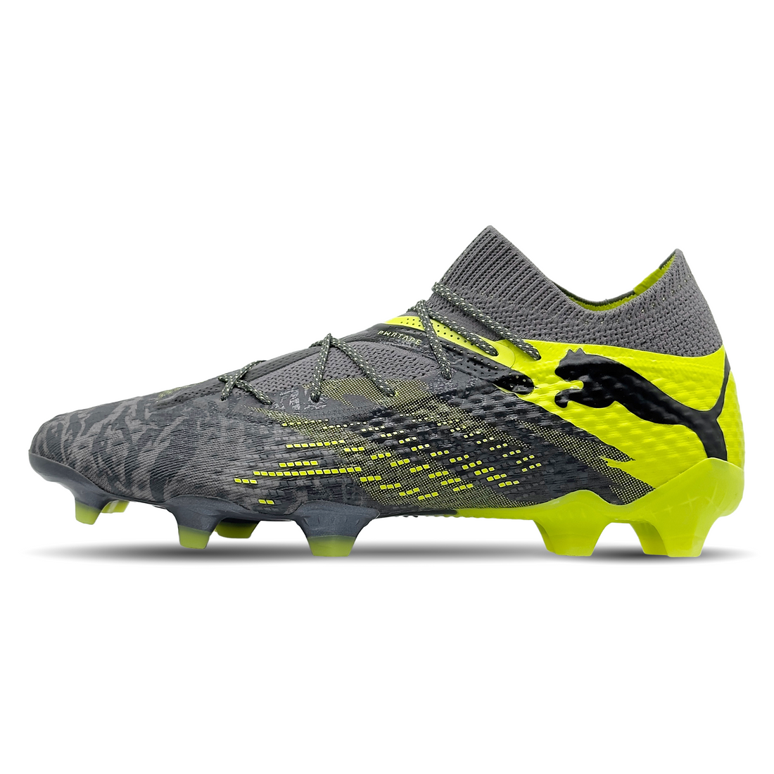 Tauche ein in die Welt des Fußballs mit dem Puma Future 7 Ultimate Rush FG/AG (107828-01) auf STUNNINGBOOTS.com. Diese innovativen Schuhe bieten nicht nur herausragende Leistung, sondern auch erstklassigen Komfort. Perfekt für anspruchsvolle Spieler, die Style und Performance vereinen möchten.