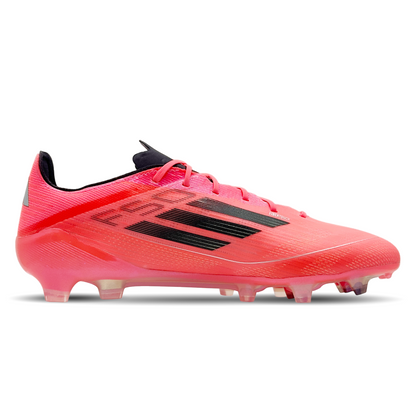 Die adidas F50 Elite FG (IE3191) Fußballschuhe bieten ein bahnbrechendes Design für Spieler, die Geschwindigkeit und Agilität auf höchstem Niveau benötigen. Mit einer leichten, aber robusten Konstruktion sorgen sie für optimalen Komfort, schnelle Richtungswechsel und präzise Ballführung auf festen Böden. Die anatomische Passform schmiegt sich perfekt an den Fuß an, während die innovative Stollenkonfiguration maximale Traktion und Stabilität gewährleistet. Perfekt für Spieler, die das Tempo im Spiel diktiere